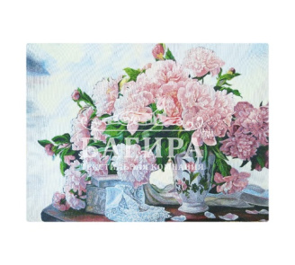 Пионы в вазе