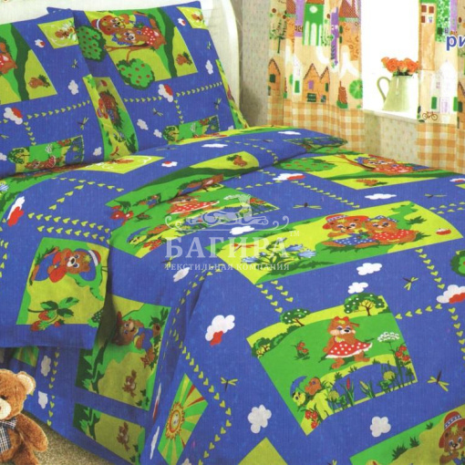 Мишки на лужайке