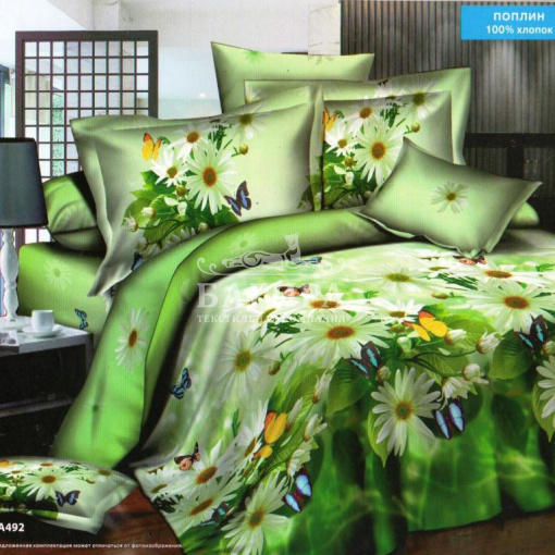 Бабочка на ромашке