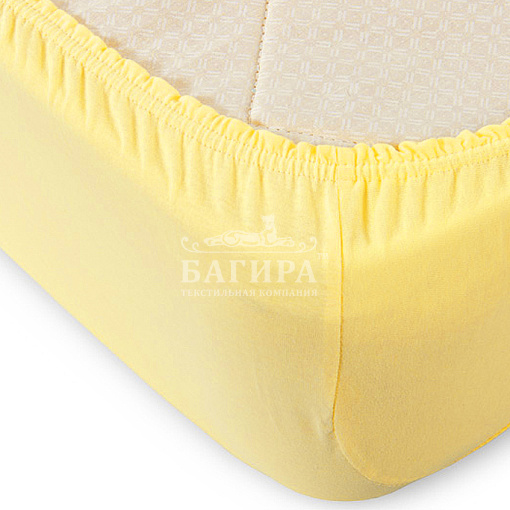 Бледно-желтый