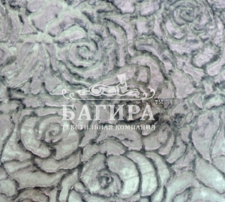 Серый с розами